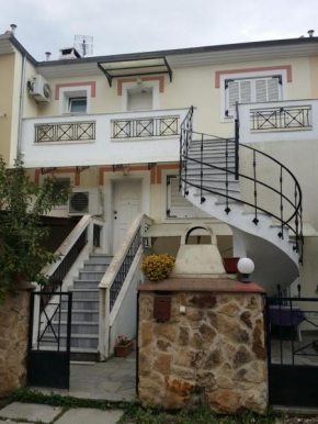 Гостиница Apartment Efi  Неа-Перамос